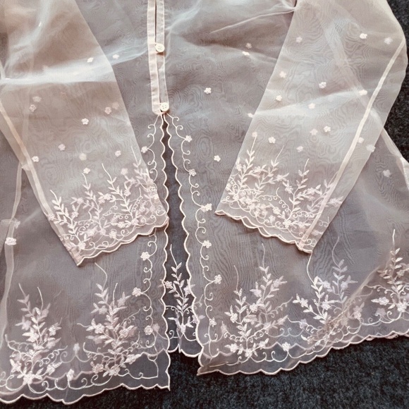 Sheer Blouse Tunic Light Pink Embroidered Button Up Floral Scallop Edges Sz L - Picture 4 of 13
